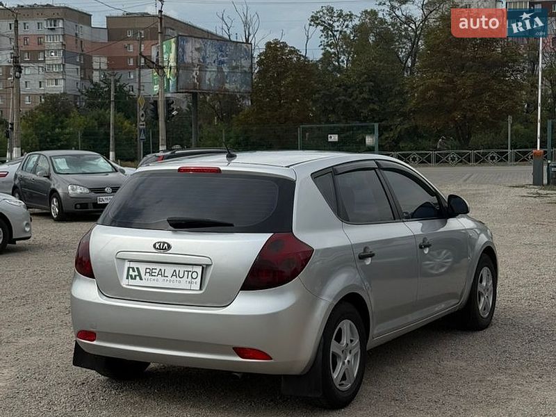 Хэтчбек Kia Ceed 2008 в Кропивницком