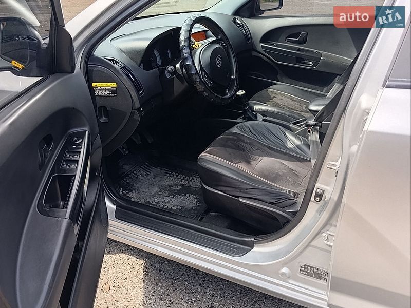 Универсал Kia Ceed 2009 в Калуше