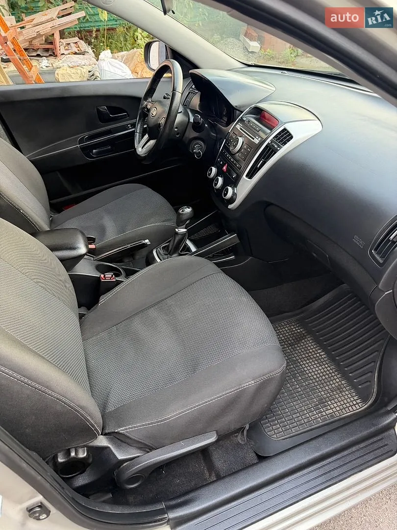 2010 Kia Cee'd - мініатюра 20