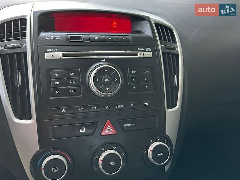 Хетчбек Kia Ceed 2010 в Івано-Франківську фото 8 Хетчбек Kia Ceed 2010 в Івано-Франківську