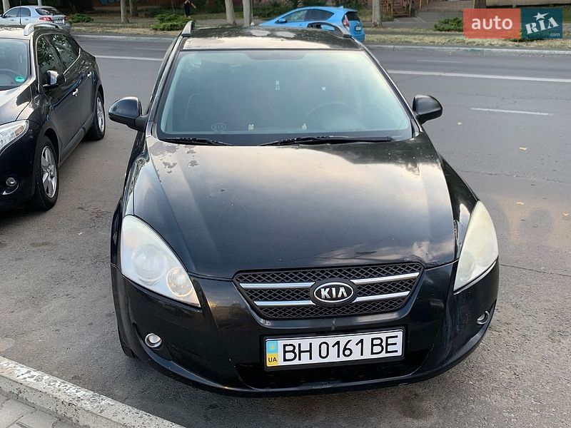 Хэтчбек Kia Ceed 2008 в Черноморске