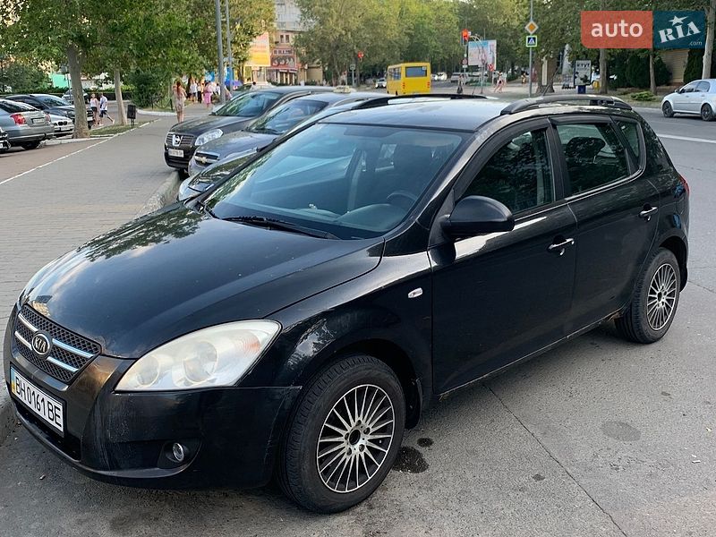 Хэтчбек Kia Ceed 2008 в Черноморске