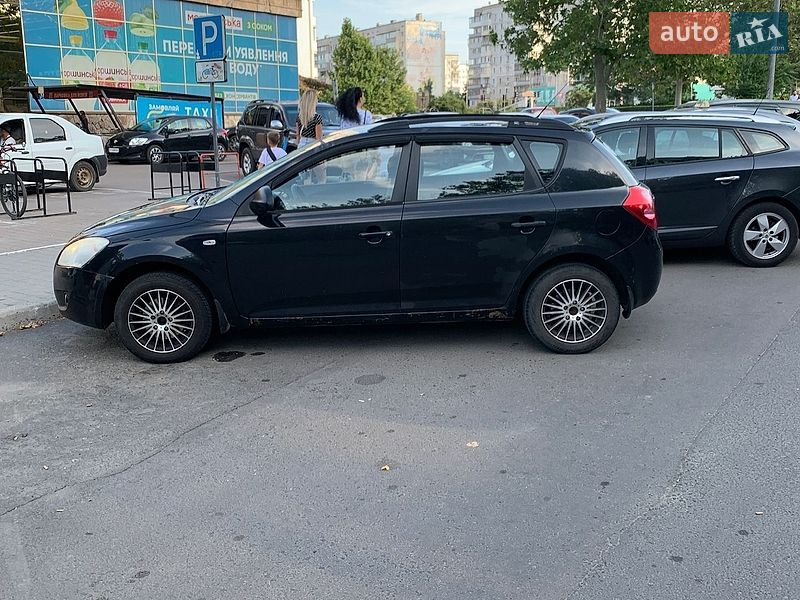 Хэтчбек Kia Ceed 2008 в Черноморске