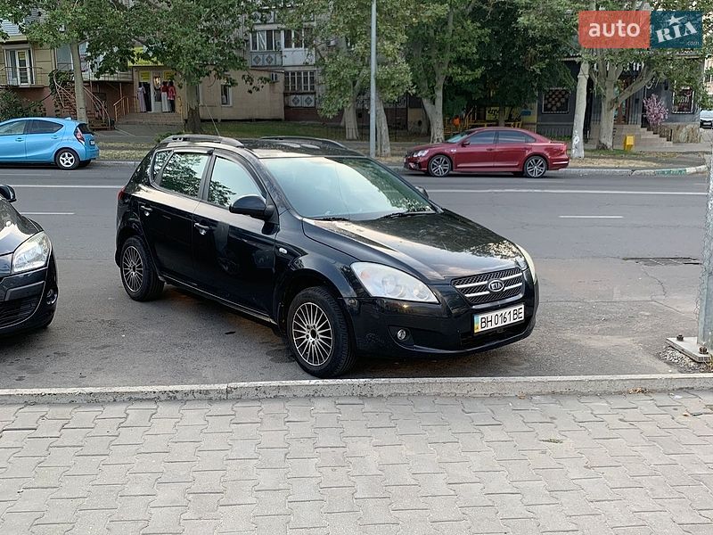 Хэтчбек Kia Ceed 2008 в Черноморске