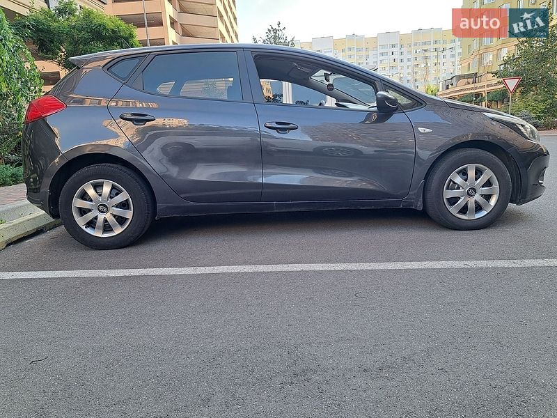 Хэтчбек Kia Ceed 2013 в Киеве