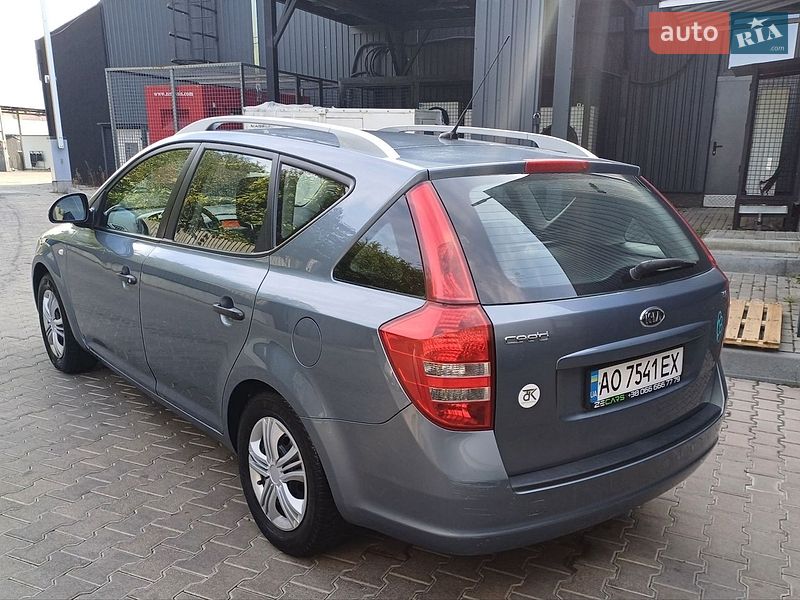 Универсал Kia Ceed 2009 в Ужгороде