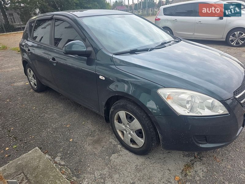 Хэтчбек Kia Ceed 2008 в Кременчуге