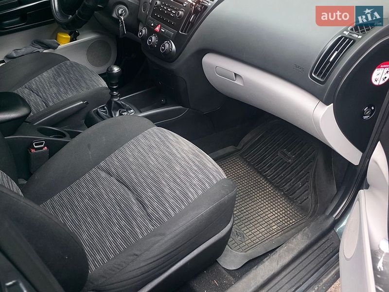 Хэтчбек Kia Ceed 2008 в Кременчуге
