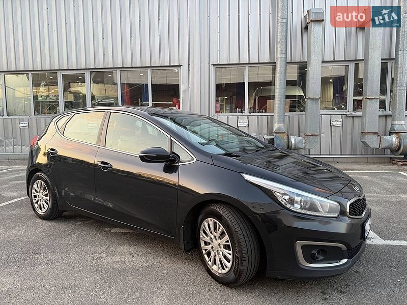 Хетчбек Kia Ceed 2016 в Києві фото 4 Хетчбек Kia Ceed 2016 в Києві