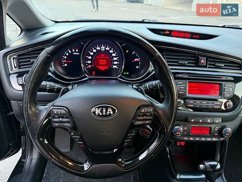 Хетчбек Kia Ceed 2016 в Києві фото 10 Хетчбек Kia Ceed 2016 в Києві