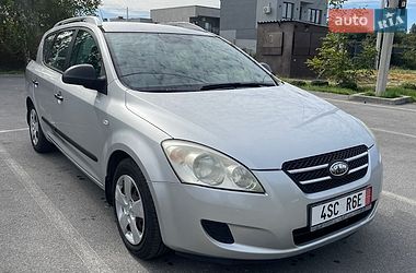 Універсал Kia Ceed 2008 в Рівному