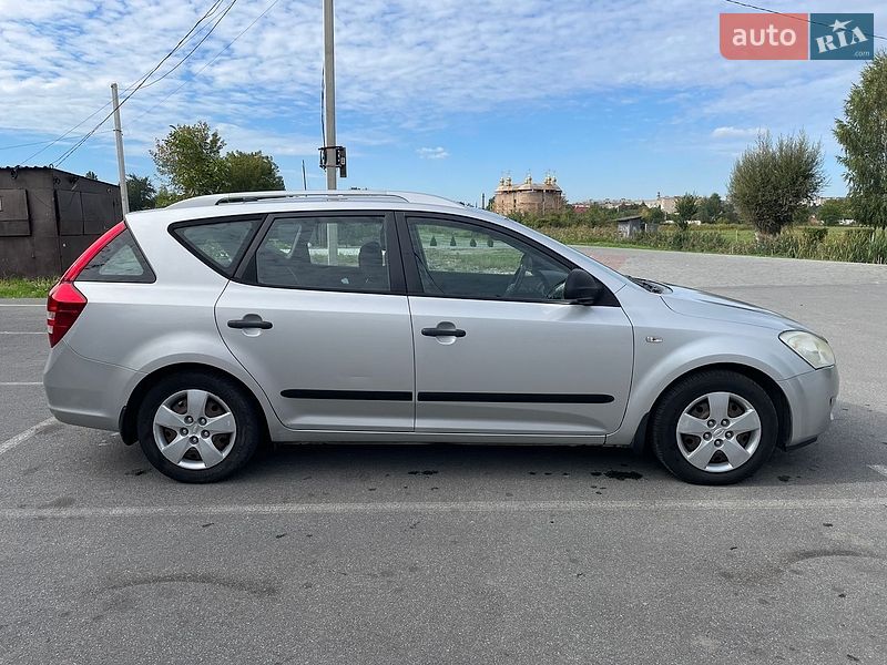 Універсал Kia Ceed 2008 в Рівному
