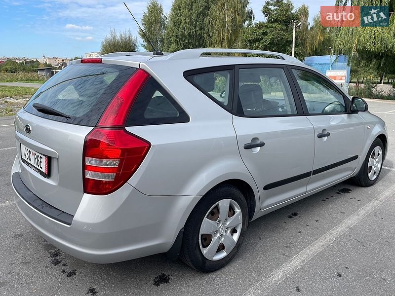 Універсал Kia Ceed 2008 в Рівному
