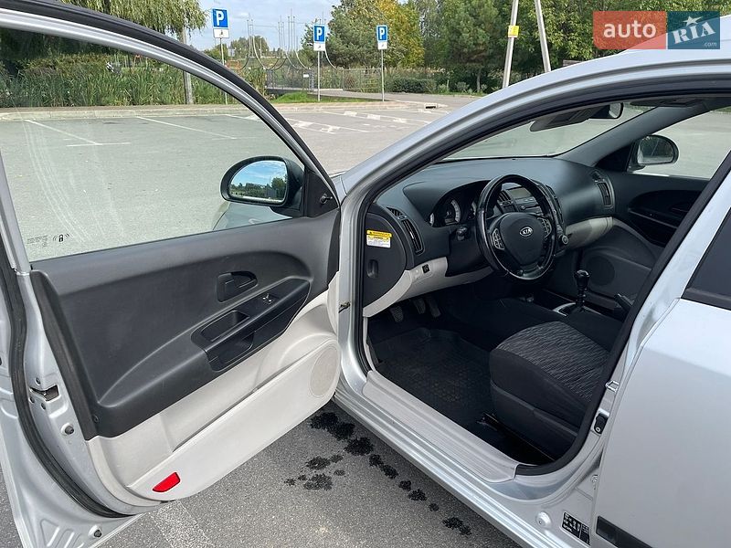 Універсал Kia Ceed 2008 в Рівному