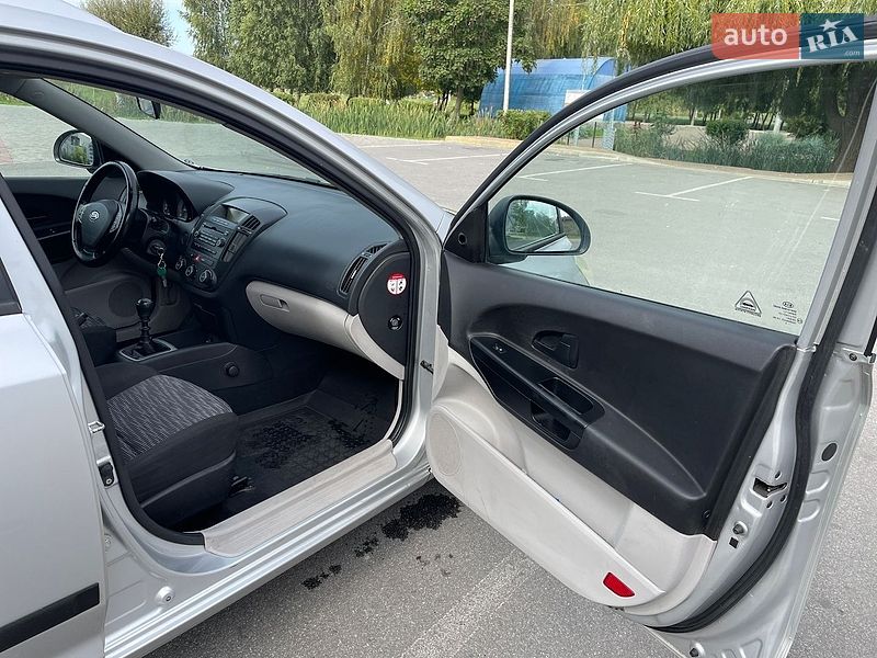 Універсал Kia Ceed 2008 в Рівному