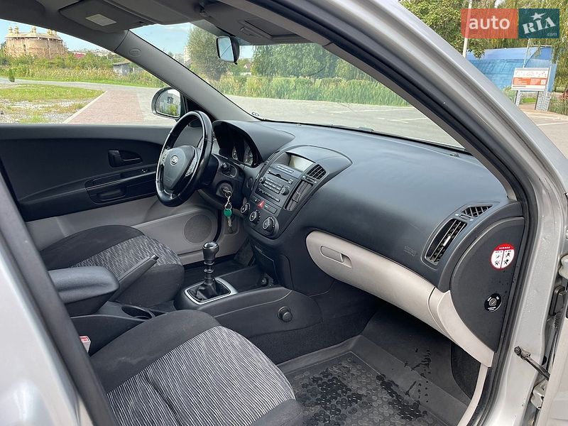 Універсал Kia Ceed 2008 в Рівному
