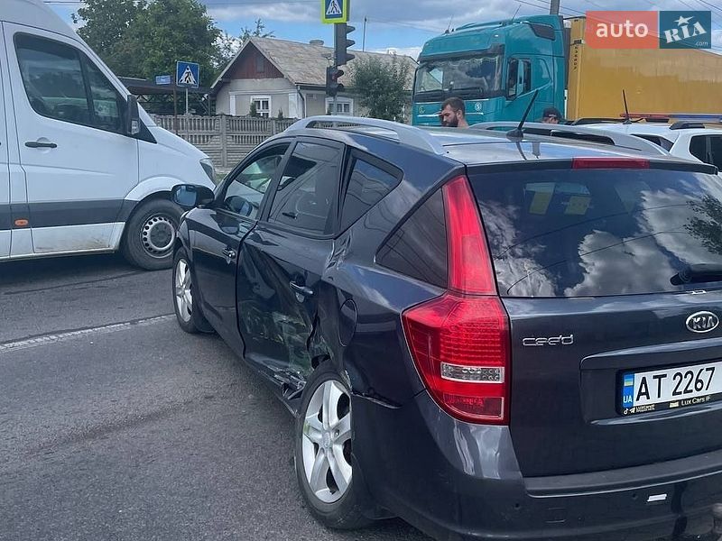 Универсал Kia Ceed 2010 в Ивано-Франковске фото 2 Универсал Kia Ceed 2010 в Ивано-Франковске