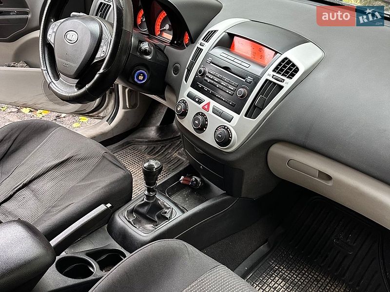 Хетчбек Kia Ceed 2008 в Новогуйвинське фото 8 Хетчбек Kia Ceed 2008 в Новогуйвинське