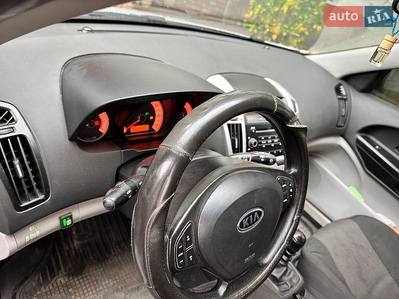 Хетчбек Kia Ceed 2008 в Новогуйвинське фото 9 Хетчбек Kia Ceed 2008 в Новогуйвинське