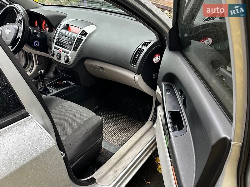 Хетчбек Kia Ceed 2008 в Новогуйвинське фото 10 Хетчбек Kia Ceed 2008 в Новогуйвинське