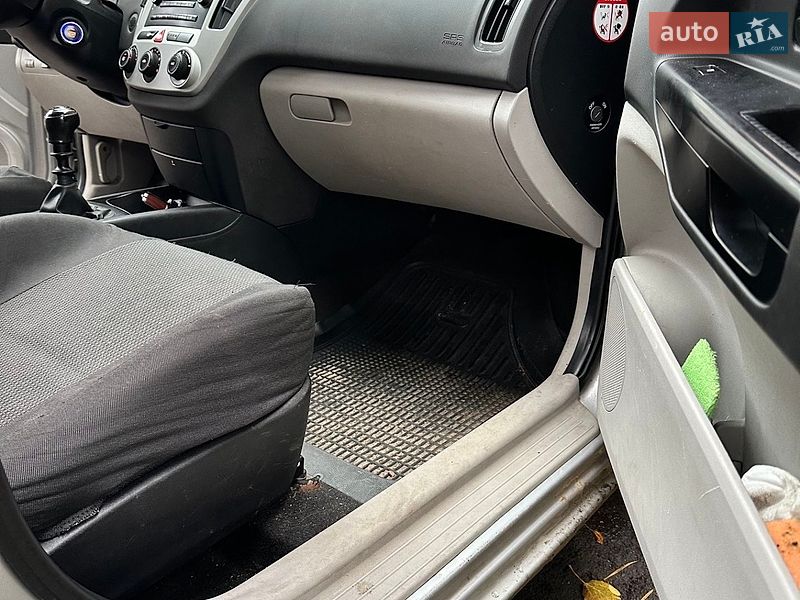 Хетчбек Kia Ceed 2008 в Новогуйвинське фото 11 Хетчбек Kia Ceed 2008 в Новогуйвинське