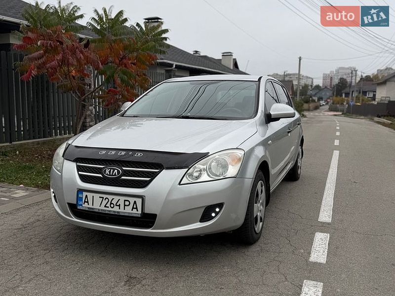 Хэтчбек Kia Ceed 2008 в Киеве
