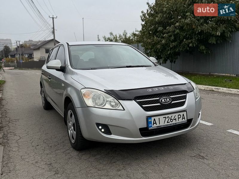 Хетчбек Kia Ceed 2008 в Києві