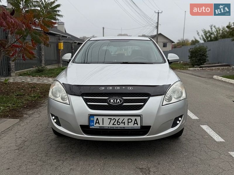 Хетчбек Kia Ceed 2008 в Києві