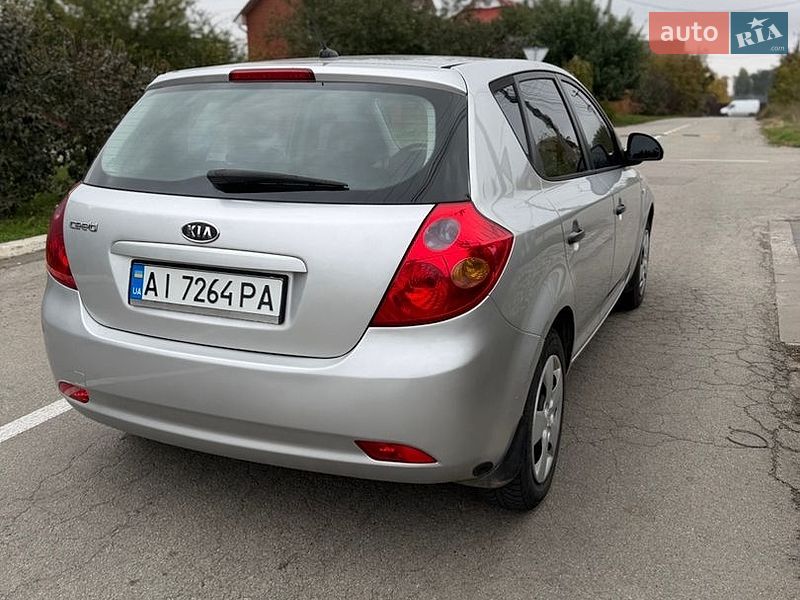 Хэтчбек Kia Ceed 2008 в Киеве