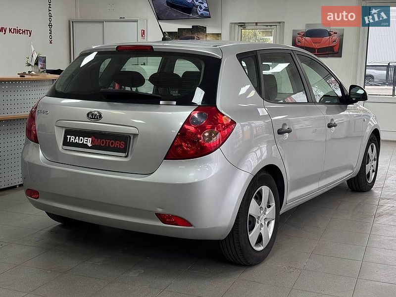 Хэтчбек Kia Ceed 2007 в Киеве