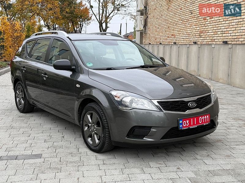 Универсал Kia Ceed 2010 в Луцке