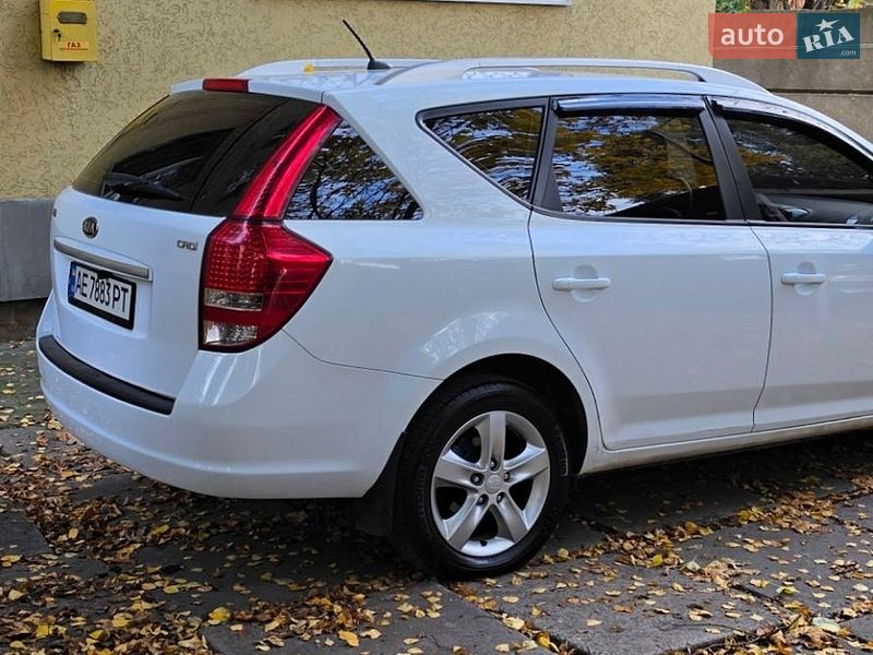 Универсал Kia Ceed 2011 в Днепре