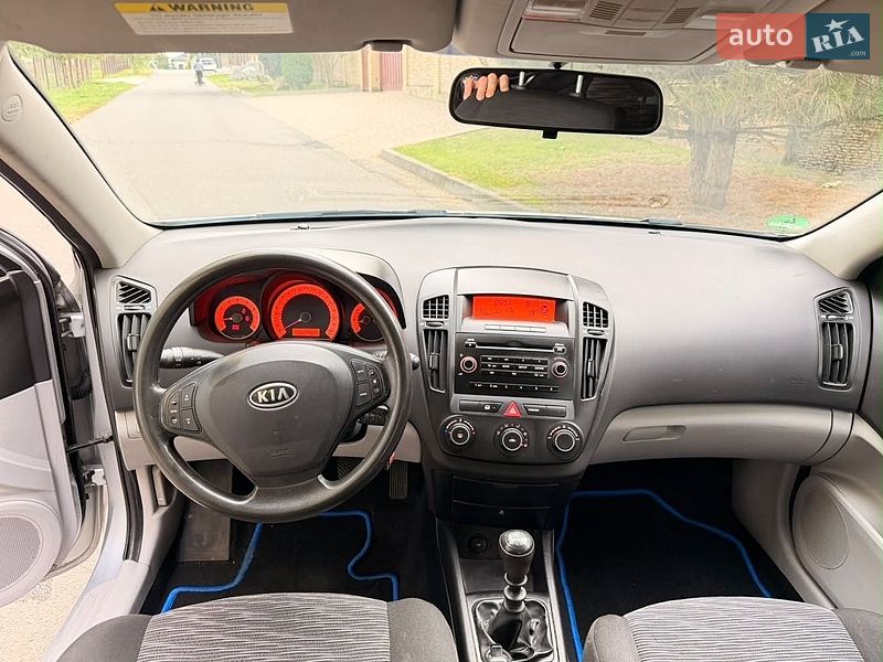 Универсал Kia Ceed 2008 в Ровно