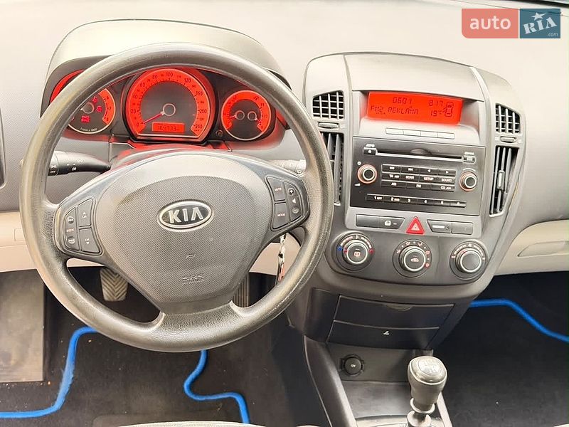 Универсал Kia Ceed 2008 в Ровно