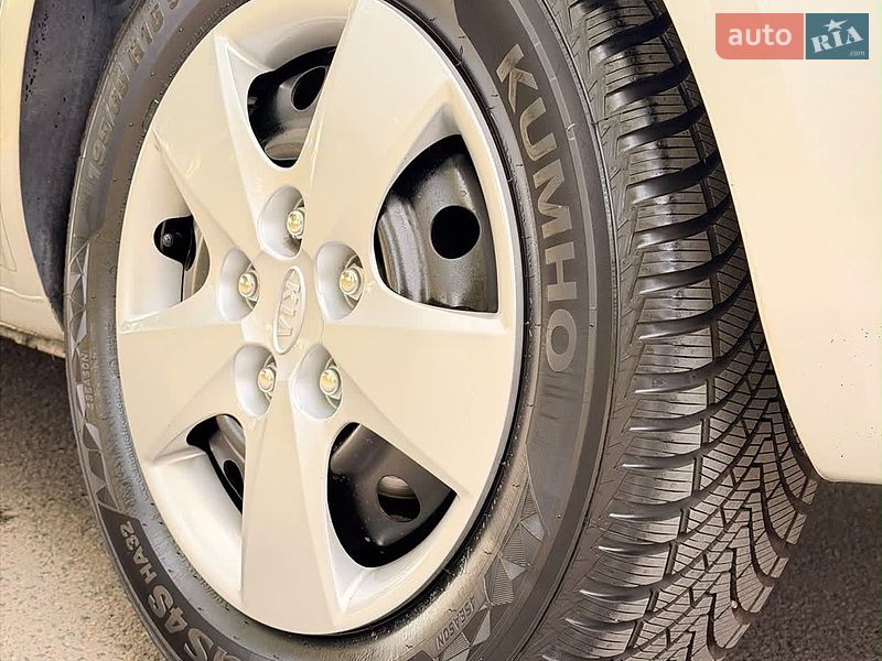 Универсал Kia Ceed 2008 в Ровно