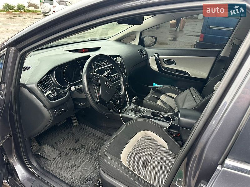 Хетчбек Kia Ceed 2012 в Чорткові