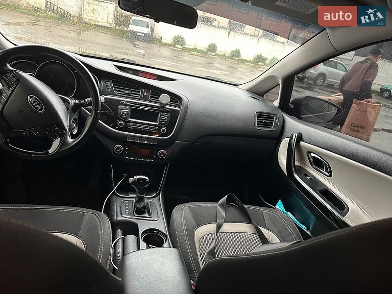 Хетчбек Kia Ceed 2012 в Чорткові