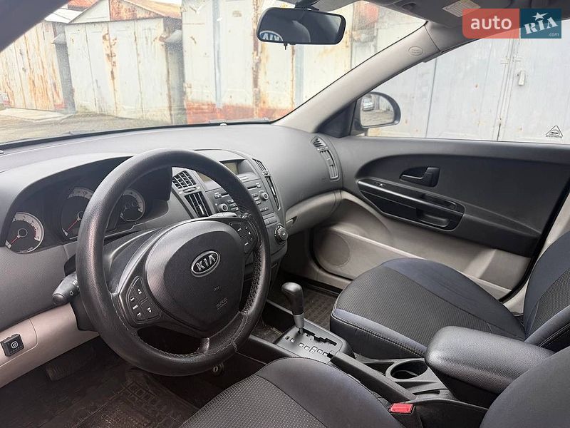 Хэтчбек Kia Ceed 2008 в Киеве