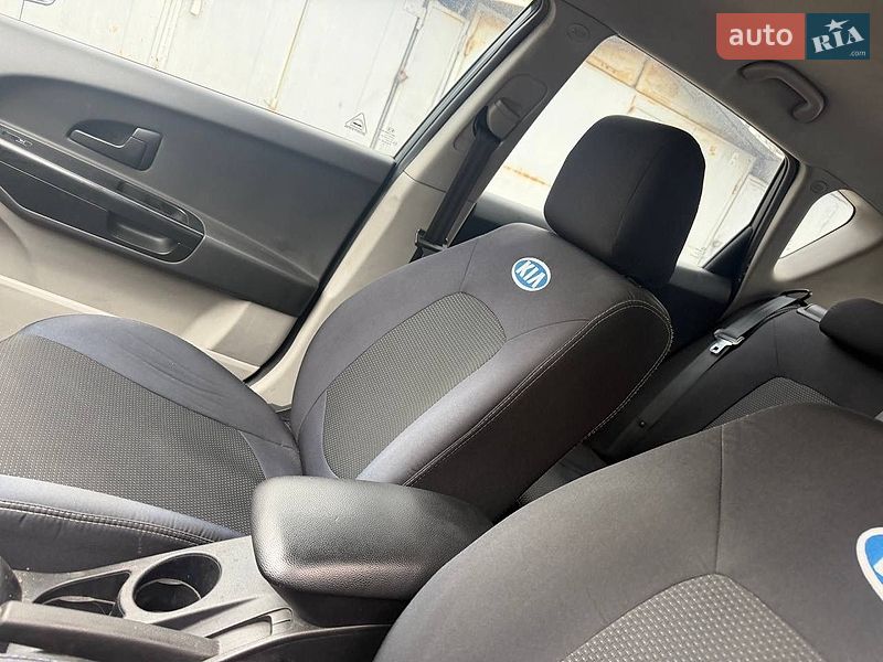 Хэтчбек Kia Ceed 2008 в Киеве