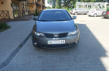 Седан Kia Cerato 2010 в Луцке