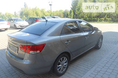 Седан Kia Cerato 2010 в Луцке