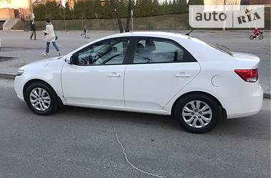 Седан Kia Cerato 2012 в Киеве