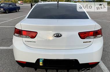 Купе Kia Cerato 2012 в 