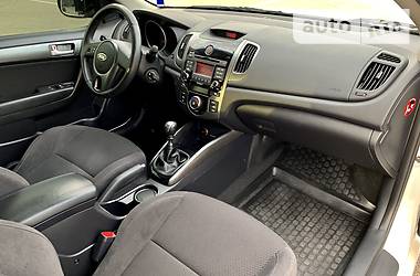 Купе Kia Cerato 2012 в 