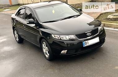 Седан Kia Cerato 2010 в Полтаве