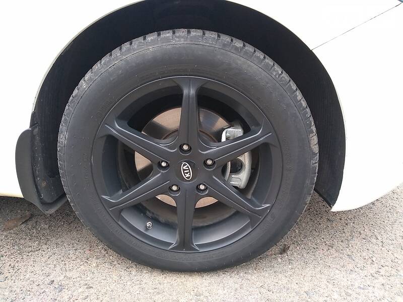 Седан Kia Cerato 2013 в Вознесенську