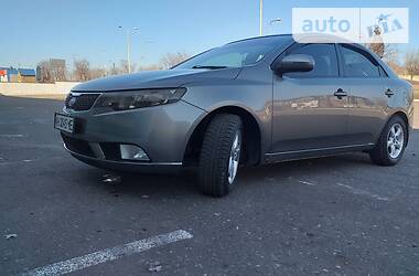 Седан Kia Cerato 2011 в 