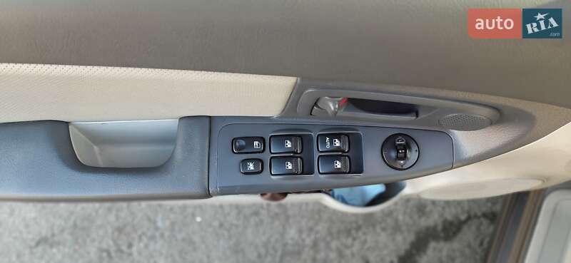 Седан Kia Cerato 2005 в Ужгороде