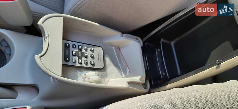 Седан Kia Cerato 2005 в Ужгороде