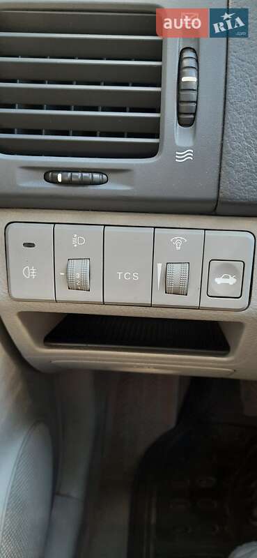 Седан Kia Cerato 2005 в Ужгороде